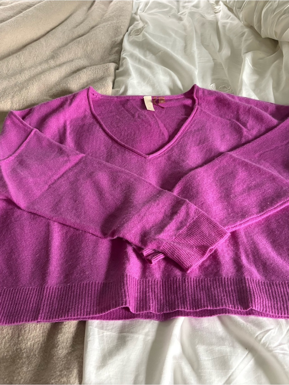 Pilcro Bright Fuchsia V-Neck 100% cashmere Sweater